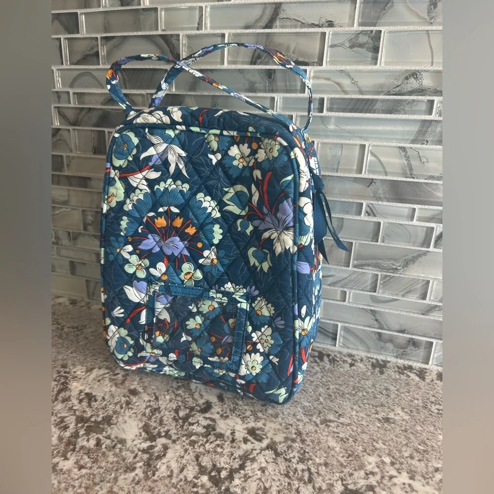 Vera Bradley Floral Bursts insulted lunch bag - Picture 2 of 13